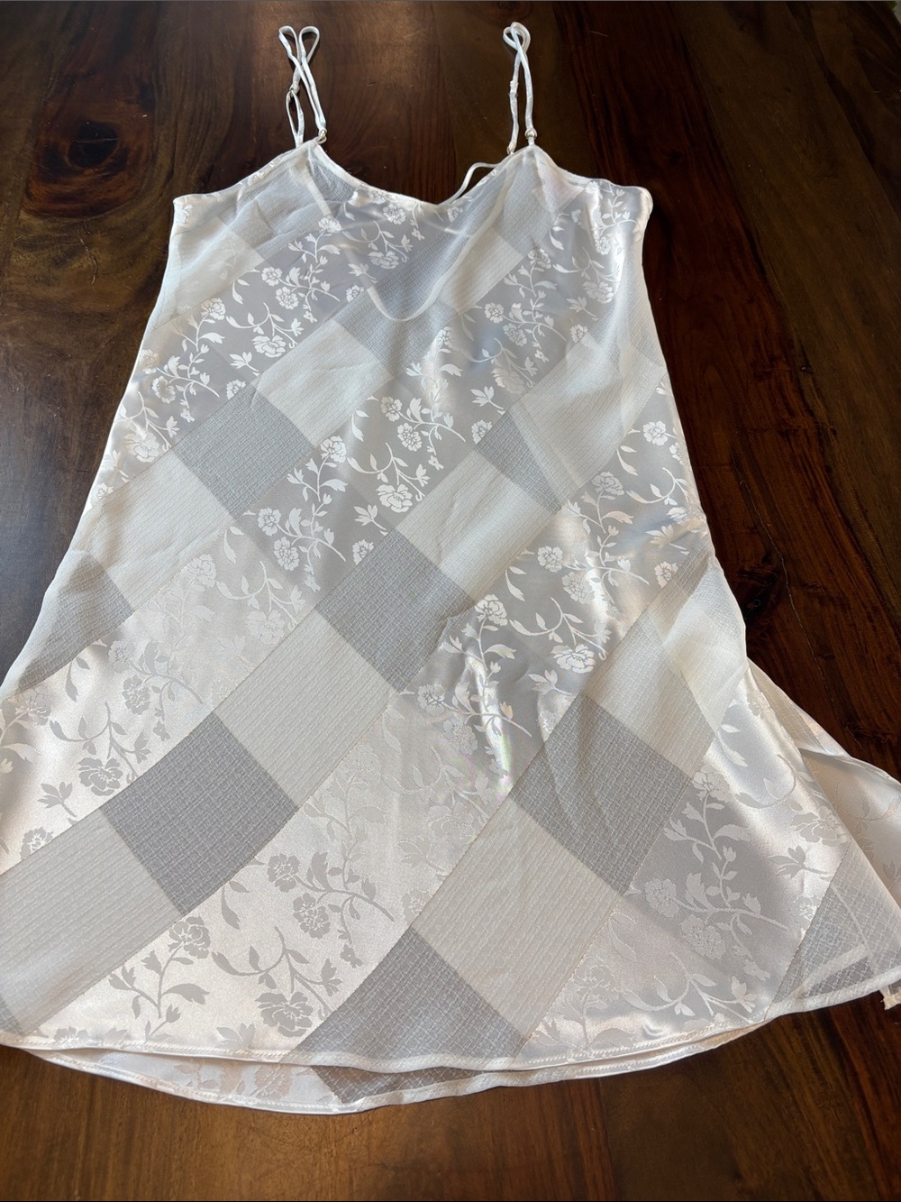Vintage DENTELLE Checkerboard Jacquard Floral/Sheer Camisole/Chemise Small